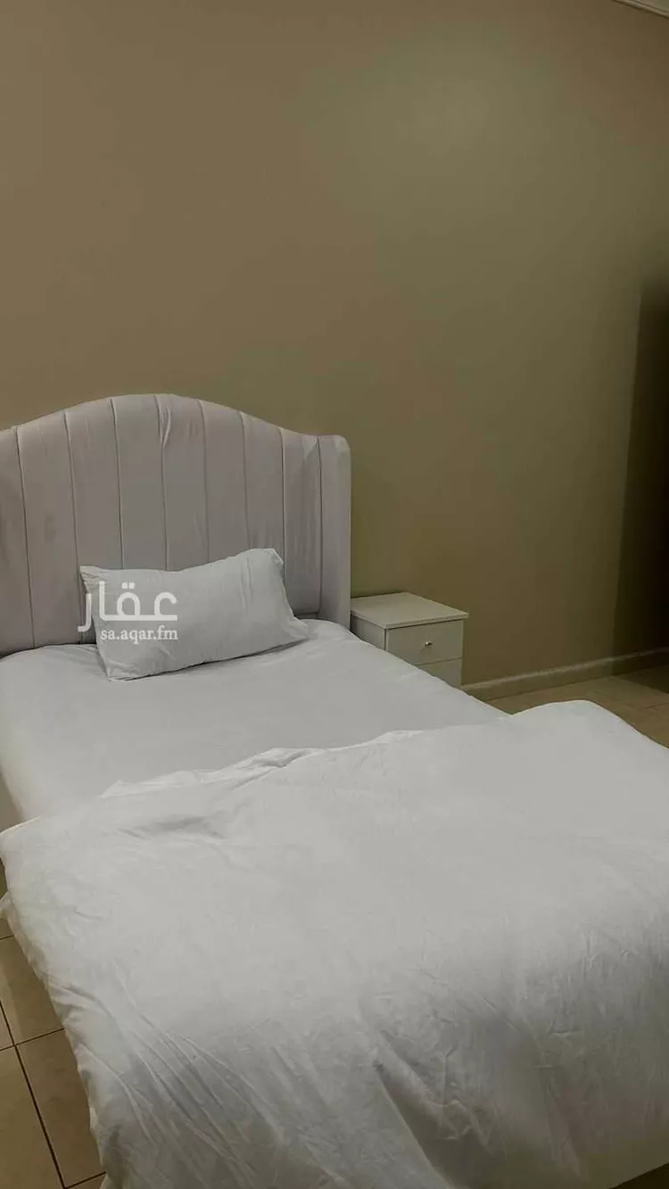شقة مفروشة للحجز في شارع الملك سعود بن عبدالعزيز ، حي الفيصلية ، النعيرية ، النعيرية