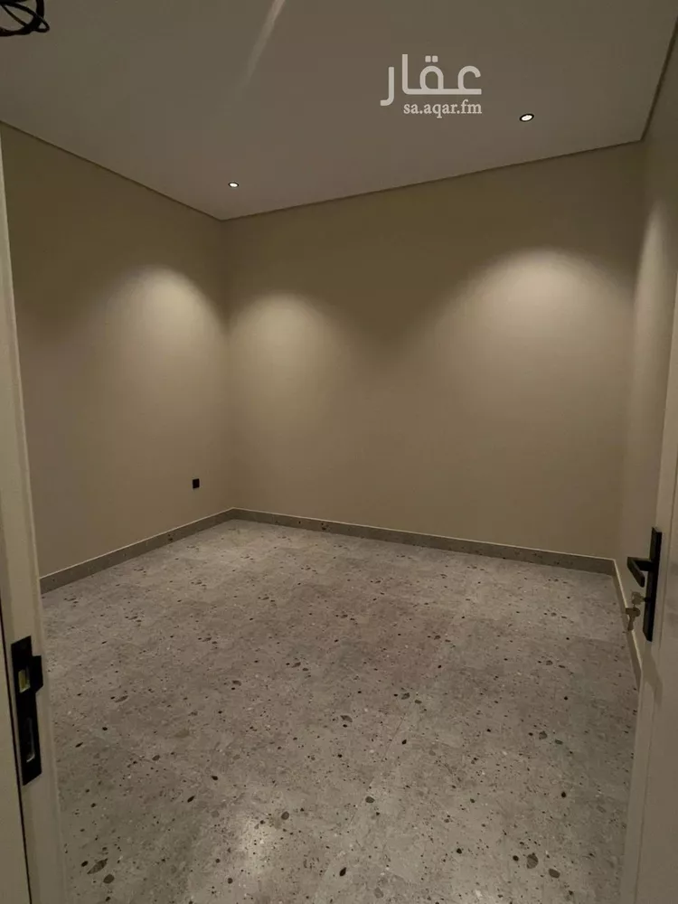 دور للبيع في شارع يحيى المفتي, حي طويق, مدينة الرياض, منطقة الرياض صورة 5