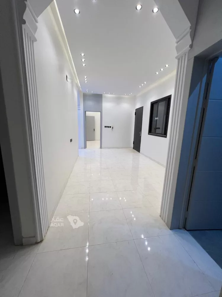 دور للبيع في شارع علي بن موهب, حي عكاظ, مدينة الرياض, منطقة الرياض 11
