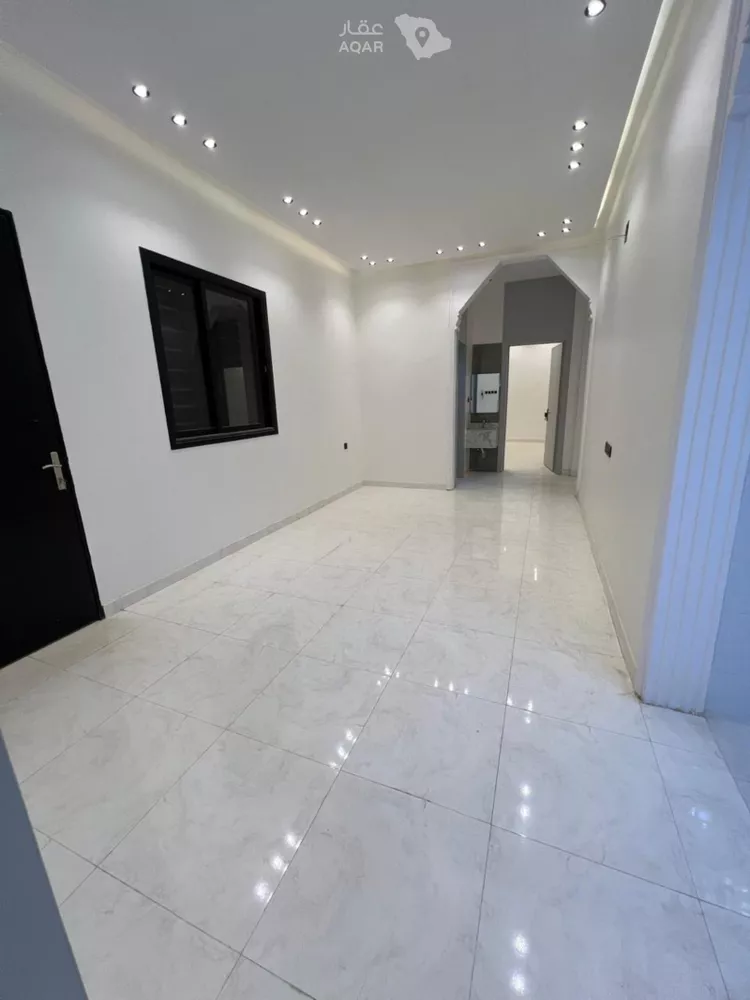 دور للبيع في شارع علي بن موهب, حي عكاظ, مدينة الرياض, منطقة الرياض 6