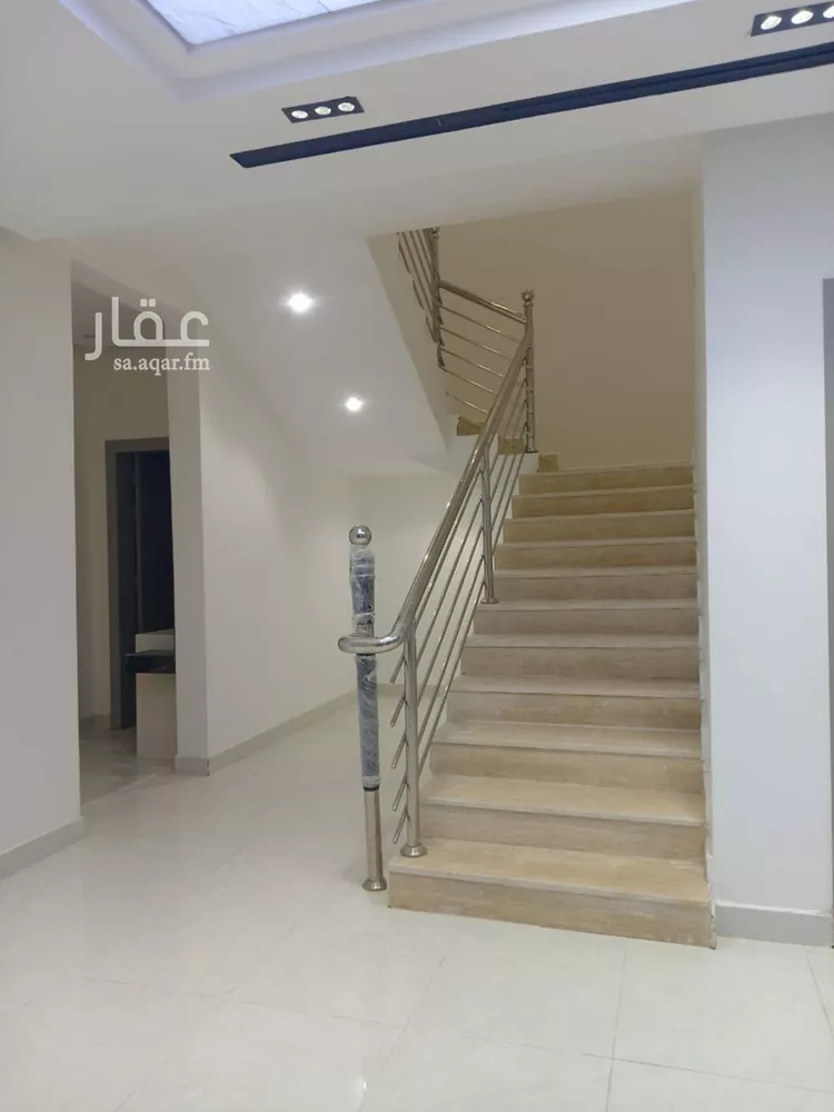 دور للبيع في شارع أحمد الطيبي, حي بدر, مدينة الرياض, منطقة الرياض صورة 5