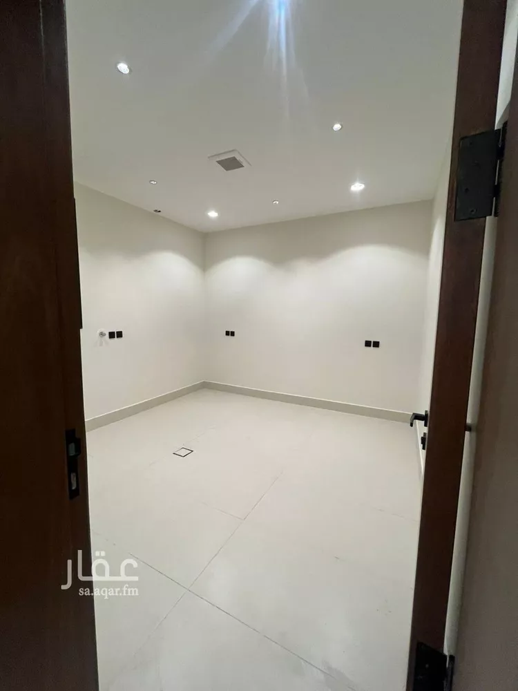 دور للبيع في شارع محمد حميدة, حي العوالي, مدينة الرياض, منطقة الرياض 6
