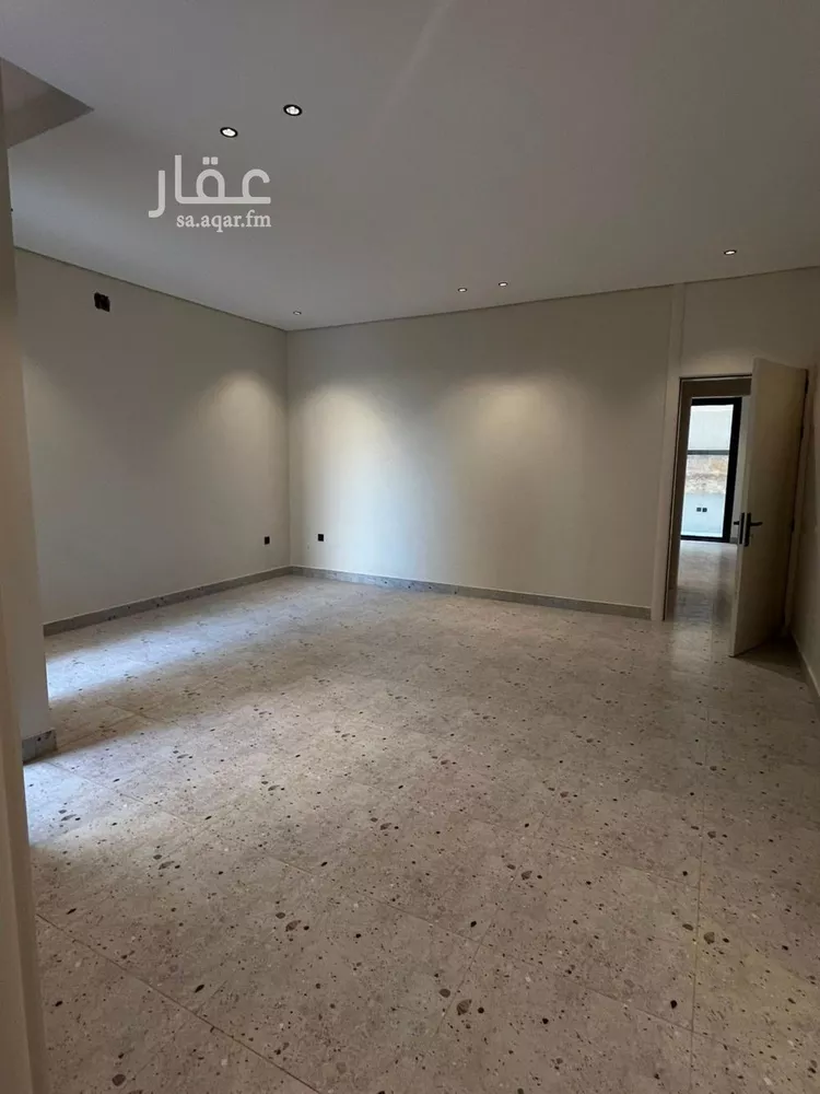 Floor for Sale in Riyadh Tuwaiq 6