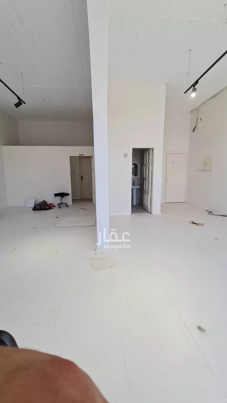 محل للإيجار في شارع عمر بن الخطاب الفرعي, حي الإسكان, مدينة بريده, منطقة القصيم صورة 5