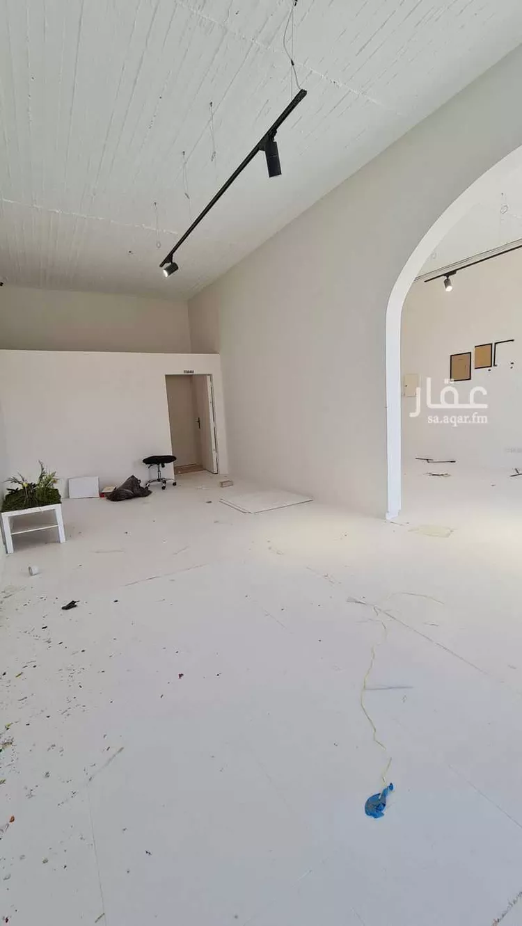 محل للإيجار في شارع عمر بن الخطاب الفرعي, حي الإسكان, مدينة بريده, منطقة القصيم صورة 4