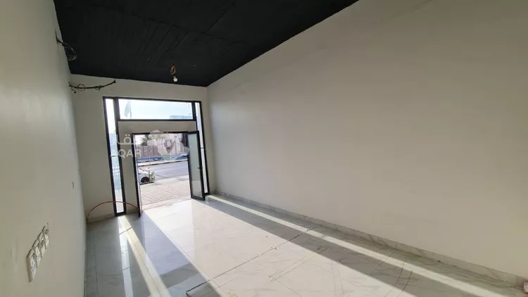 محل للإيجار في شارع عمر بن الخطاب الفرعي, حي الإسكان, مدينة بريدة, منطقة القصيم صورة 3