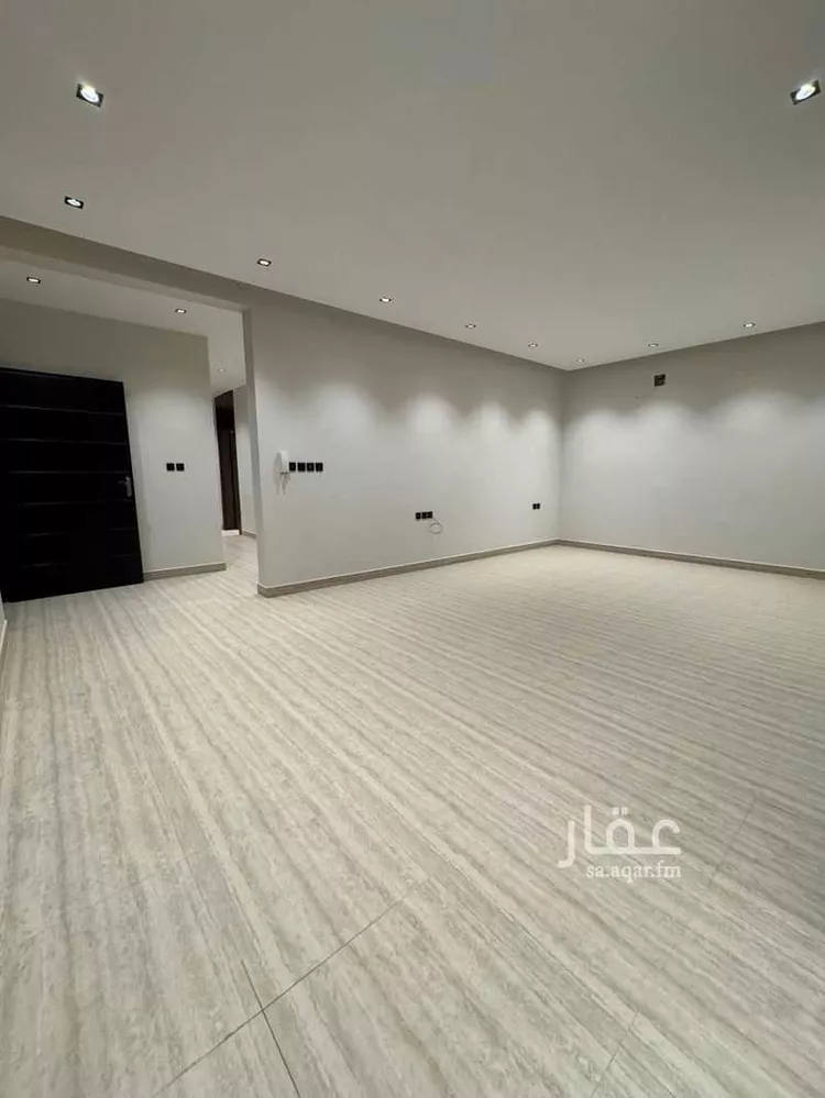 Floor for Sale in Riyadh Al Arid 6