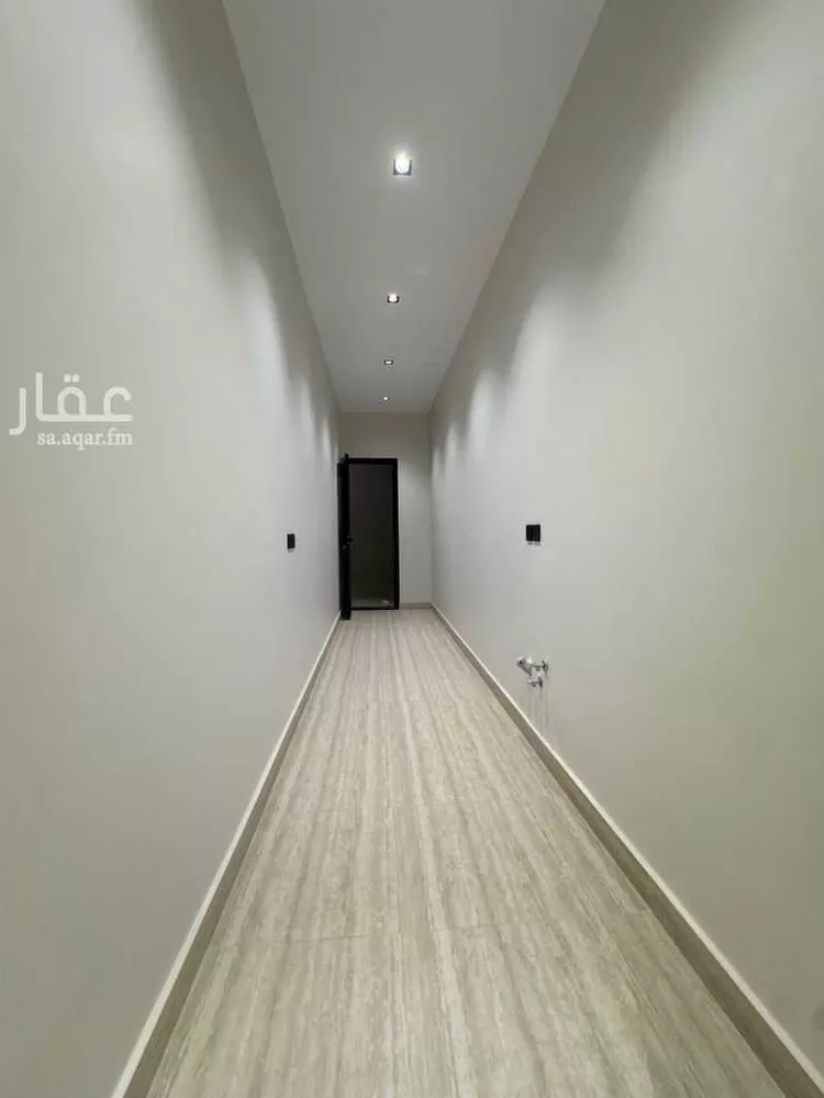 Floor for Sale in Riyadh Al Arid 7