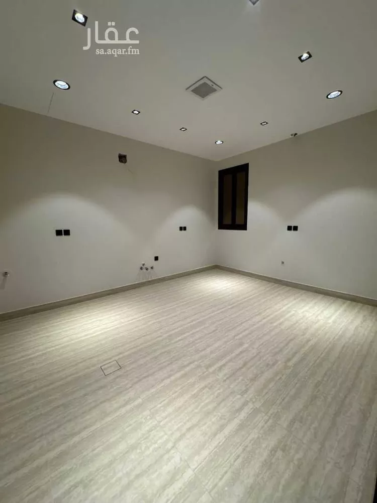 Floor for Sale in Riyadh Al Arid 8