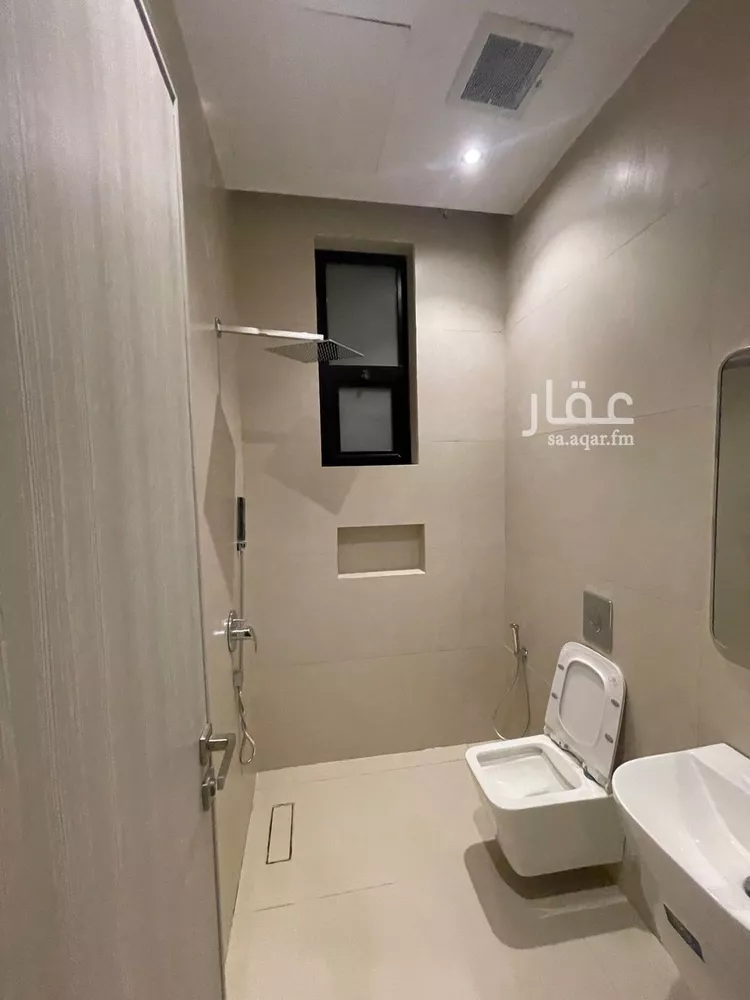 Floor for Sale in Riyadh Al Yarmouk 12