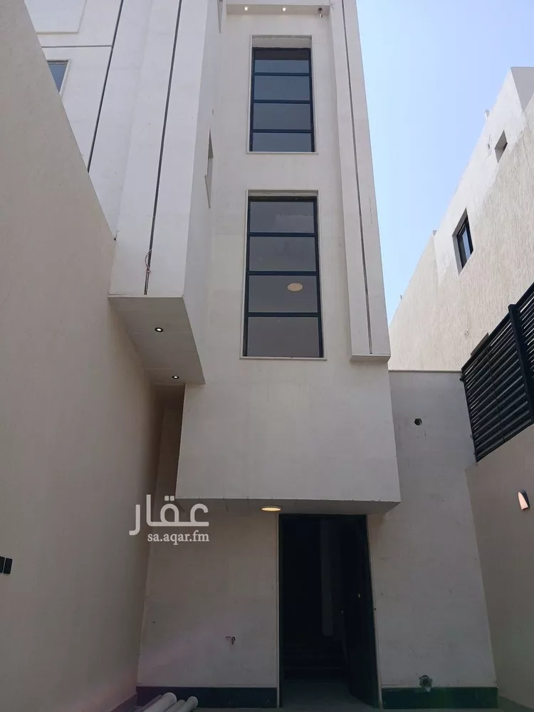 دور للبيع في شارع احمد بن سعادة, حي الرمال, مدينة الرياض, منطقة الرياض