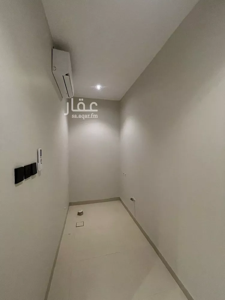 Floor for Sale in Riyadh Al Yarmouk 6
