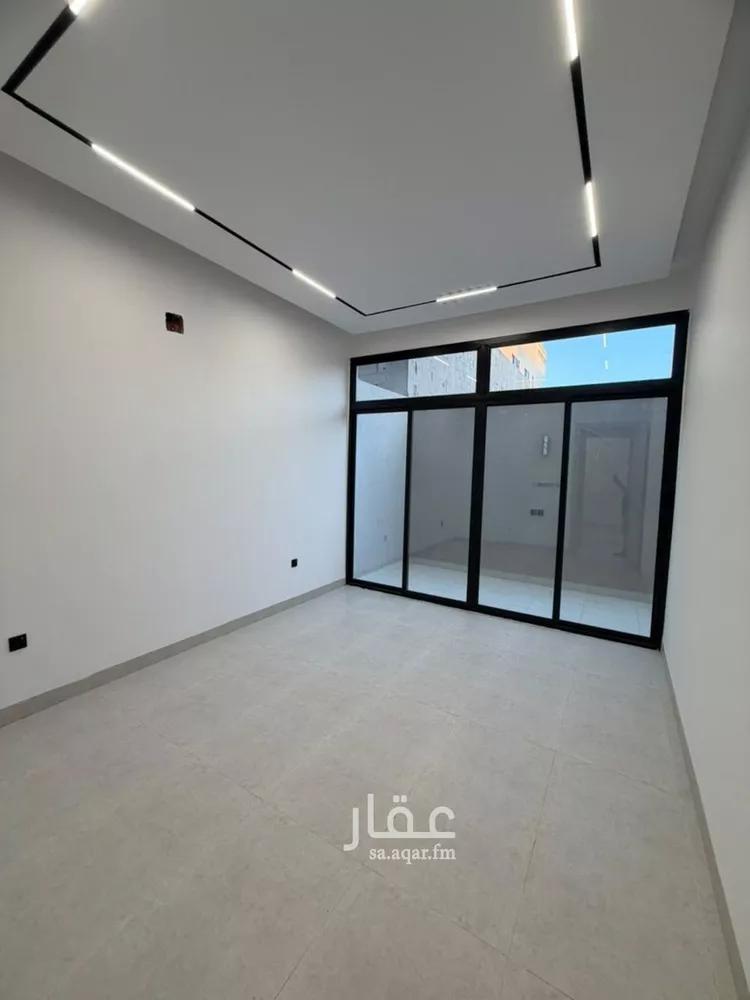 Floor for Sale in Riyadh Ar Rimal 30