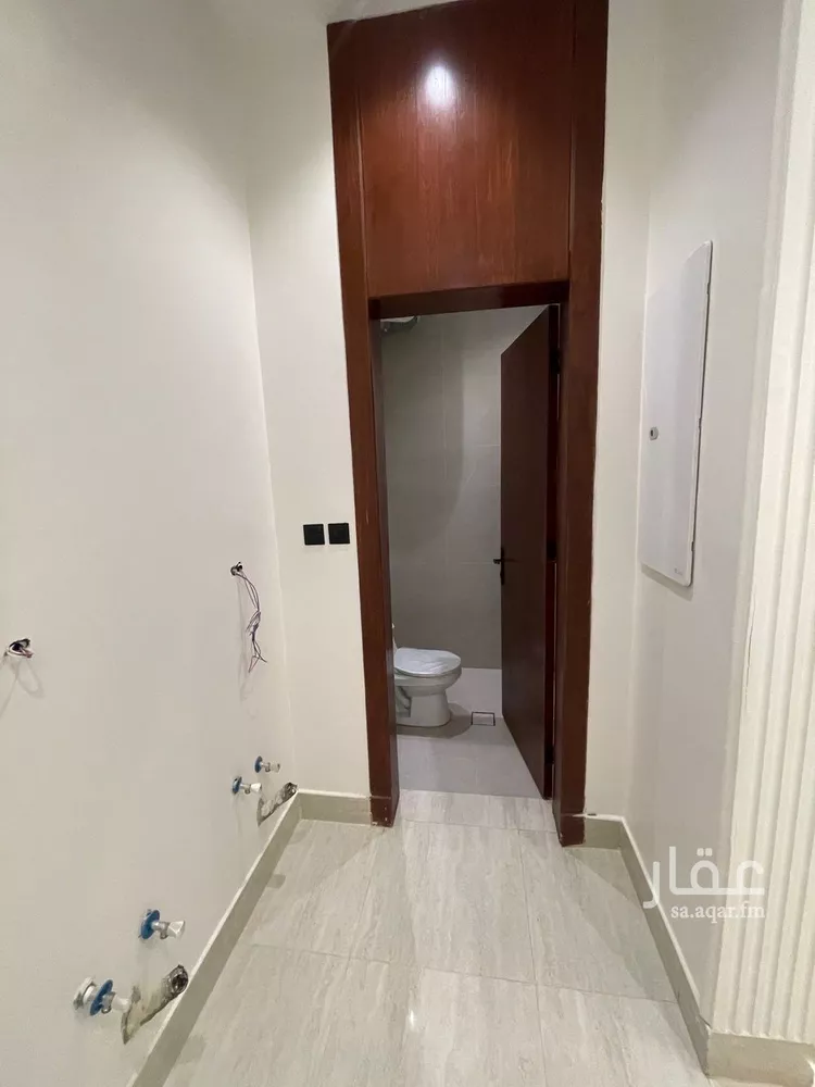 دور للبيع في شارع احمد بن سعادة, حي الرمال, مدينة الرياض, منطقة الرياض 11