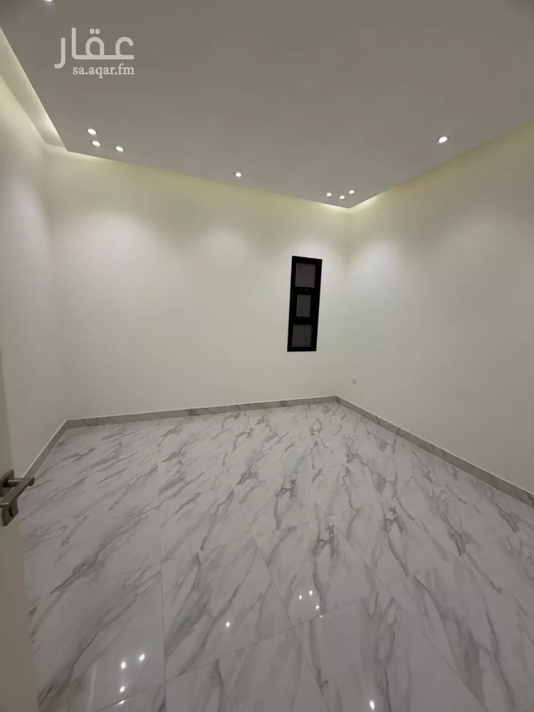 Floor for Sale in Riyadh Al Qadisiyah صورة 3