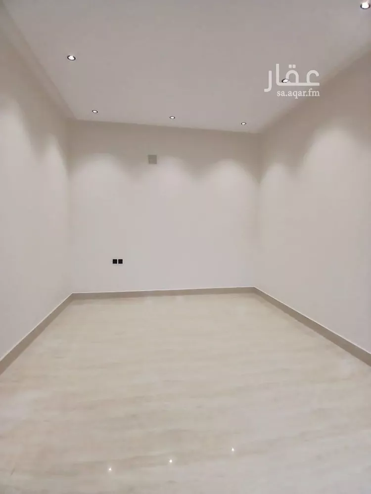 فيلا للبيع في شارع وجية الشحامي, حي الرمال, مدينة الرياض, منطقة الرياض صورة 2