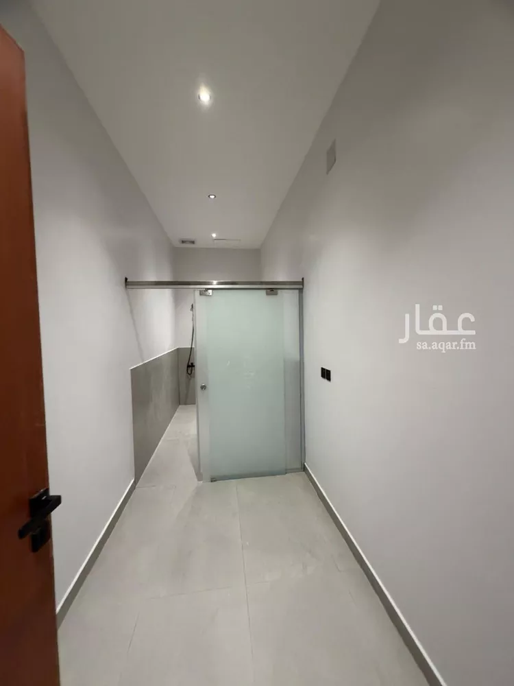 Floor for Sale in Riyadh Al Janadriyah صورة 2