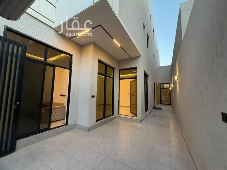 Floor for Sale in Riyadh Al Janadriyah