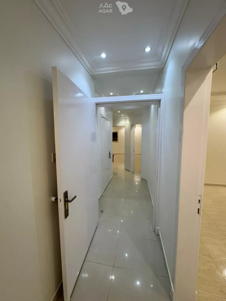Floor for Rent in Riyadh Al Yasmin 2