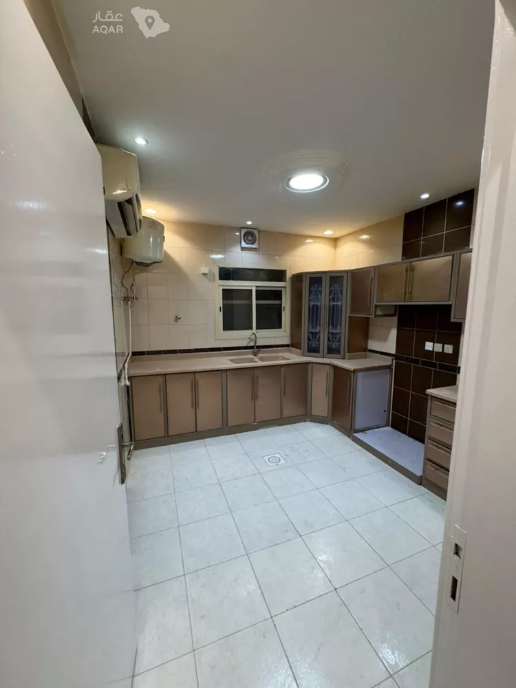 Floor for Rent in Riyadh Al Yasmin 6