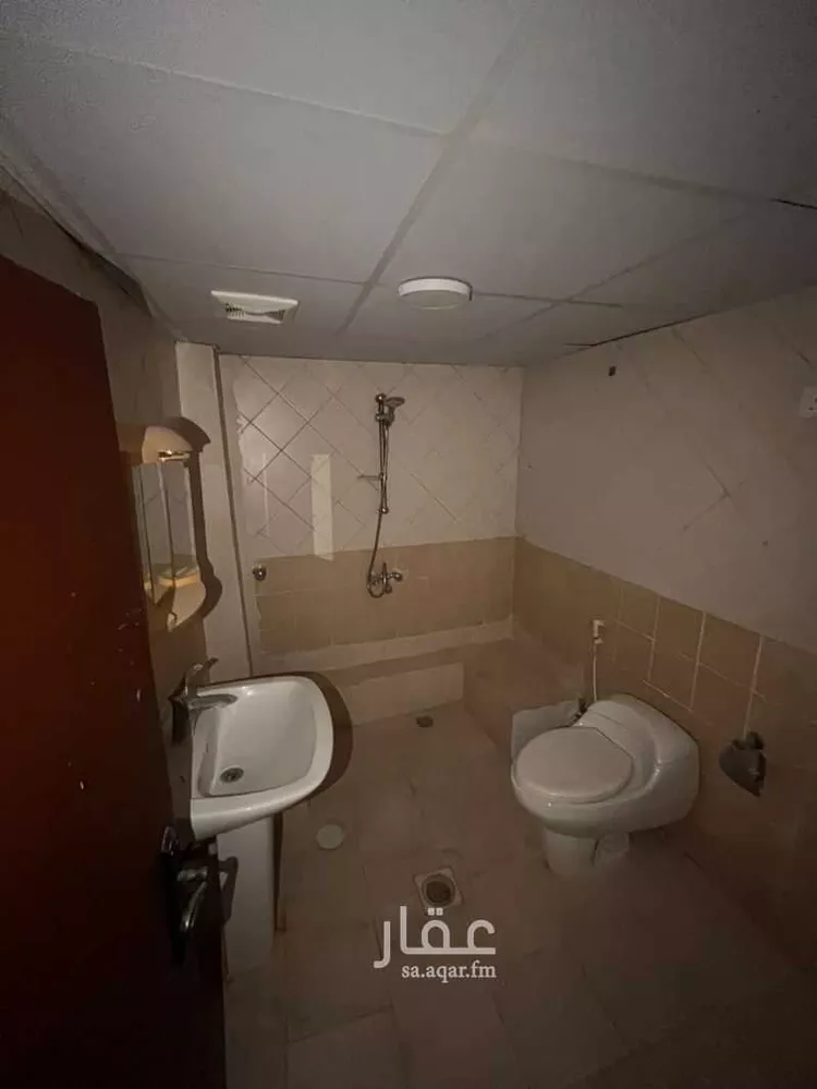 عمارة للإيجار في شارع الامير متعب ابن عبدالعزيز ، حي مدينة العمال ، الخبر ، الخبر صورة 2