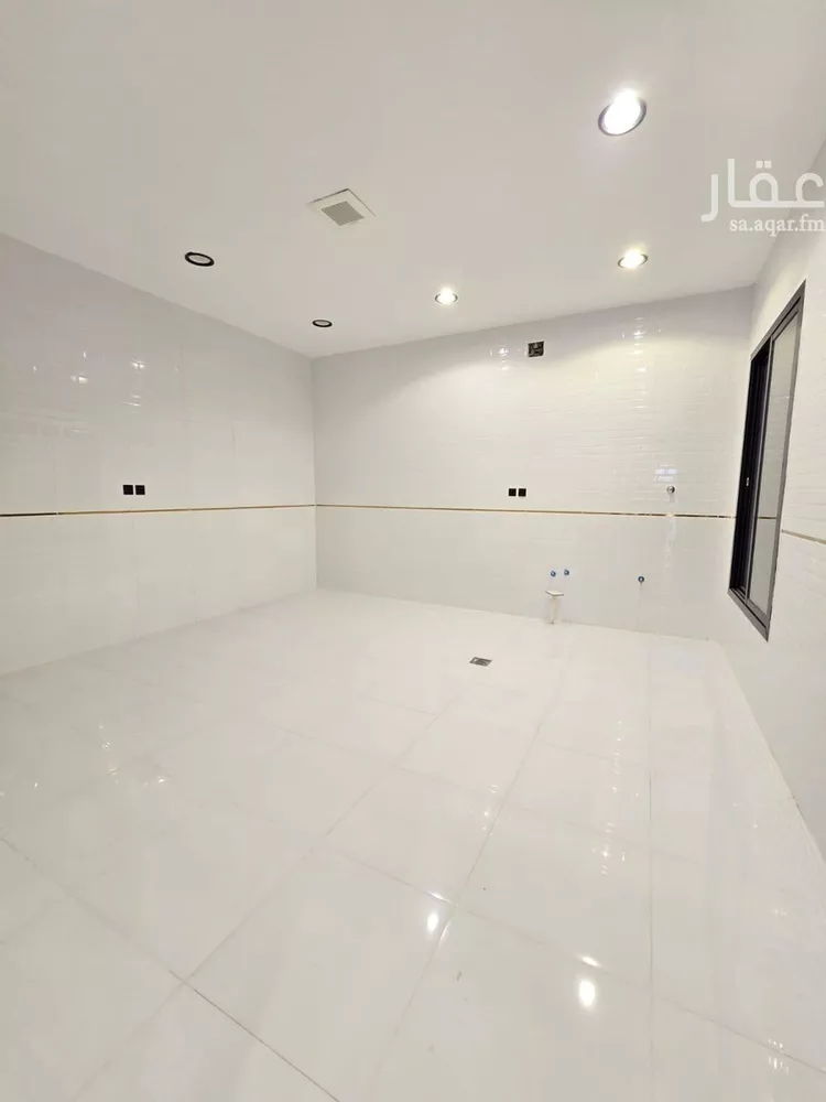 فيلا للبيع في شارع الميفا, حي ظهرة لبن, مدينة الرياض, منطقة الرياض صورة 2