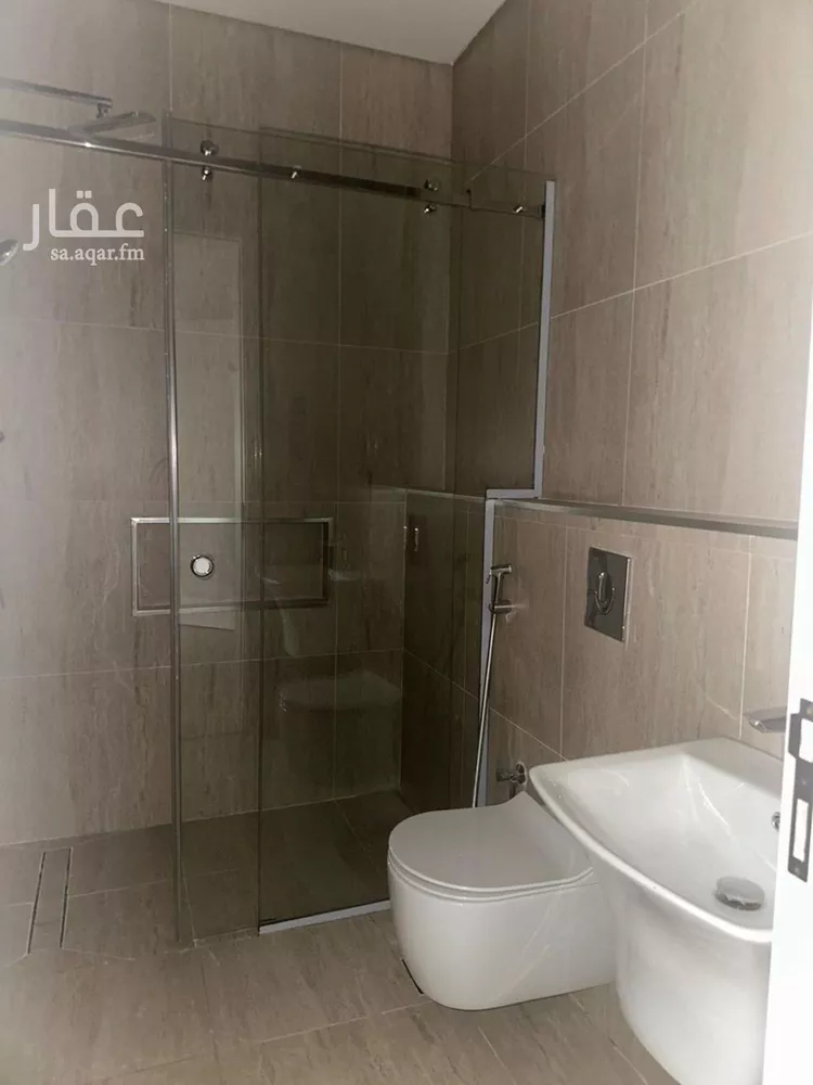 شقة للإيجار في شارع الامير مقرن بن عبدالعزيز, حي مغرزات, مدينة الرياض, منطقة الرياض صورة 3