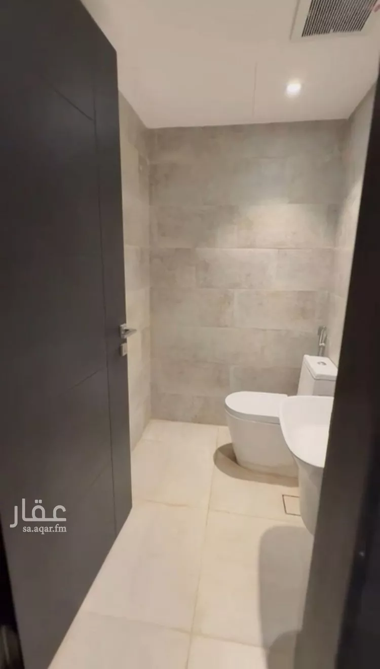 فيلا للإيجار في شارع ابي المكارم بن مفرج, حي عكاظ, مدينة الرياض, منطقة الرياض صورة 3