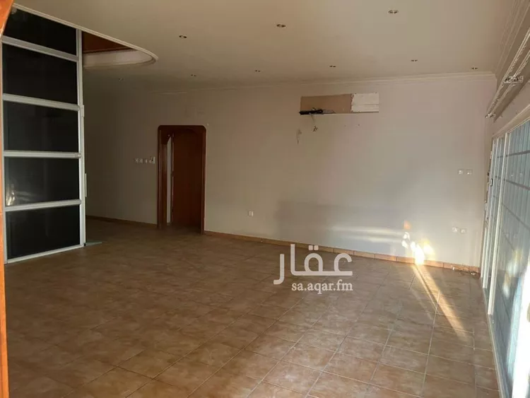 فيلا للإيجار في شارع الحكم بن نافع, حي الروضة, مدينة الرياض, منطقة الرياض صورة 3