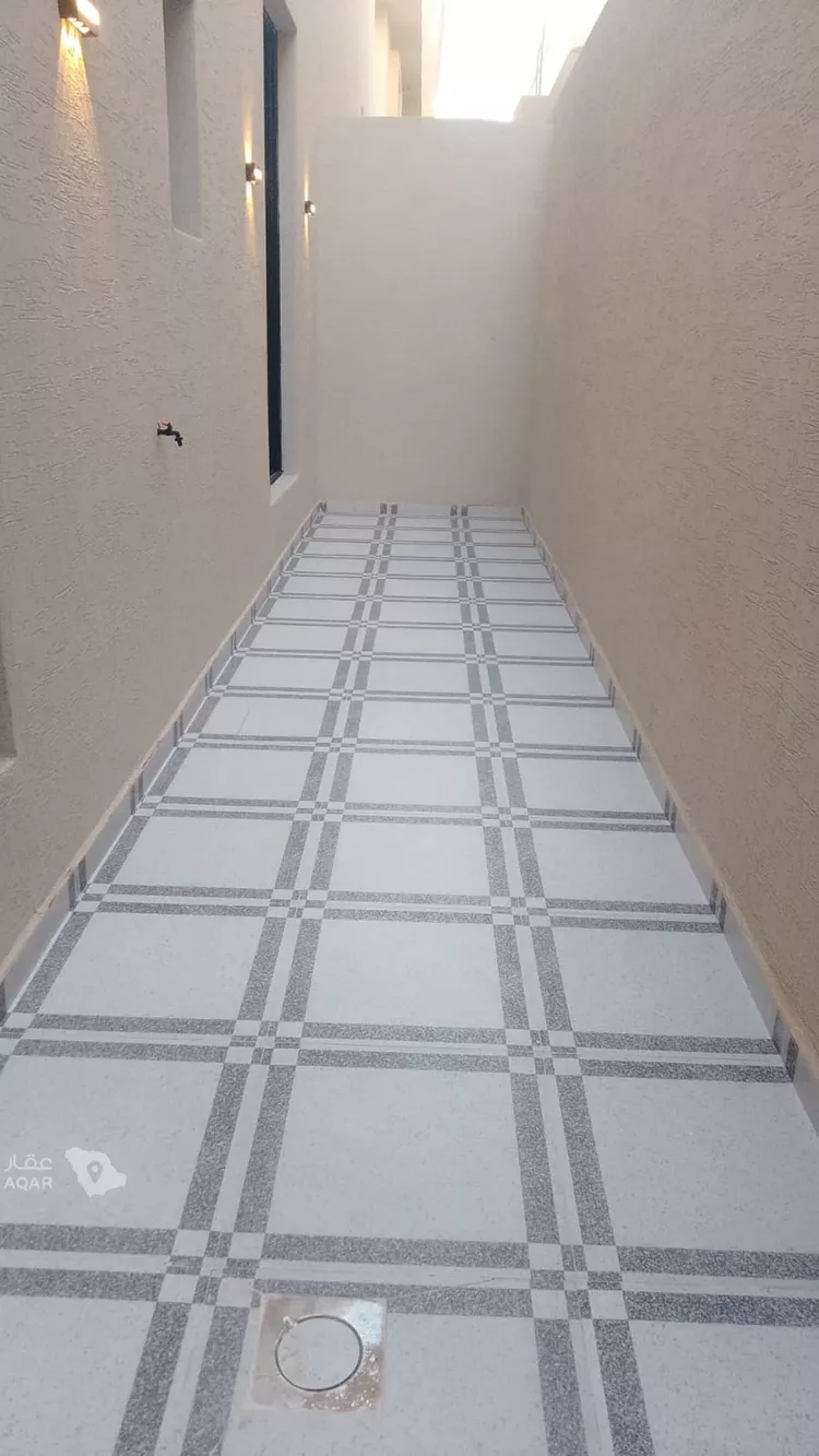 Floor for Sale in Riyadh As Saadah 9