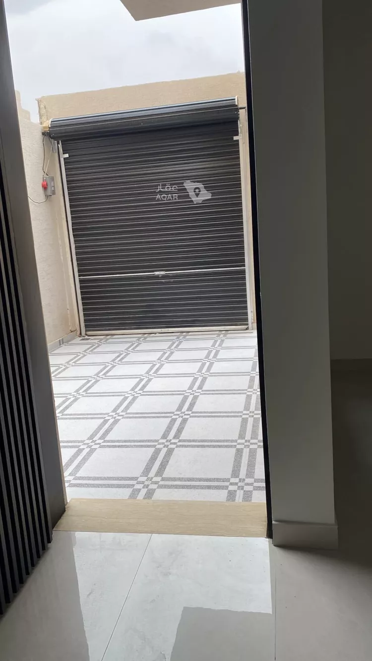 Floor for Sale in Riyadh As Saadah 11