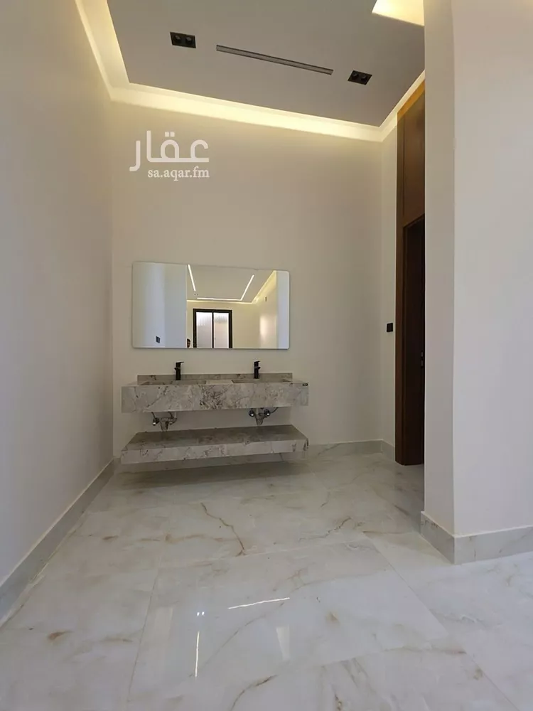 فيلا للبيع في شارع حسن الشاعر, حي الرمال, مدينة الرياض, منطقة الرياض صورة 3