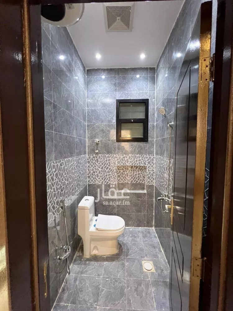 فيلا للإيجار في شارع جبل المشايخ, حي القادسية, مدينة الرياض, منطقة الرياض