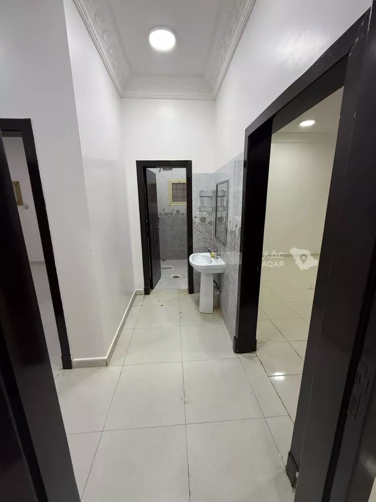 Floor for Rent in Riyadh Ar Rimal 2