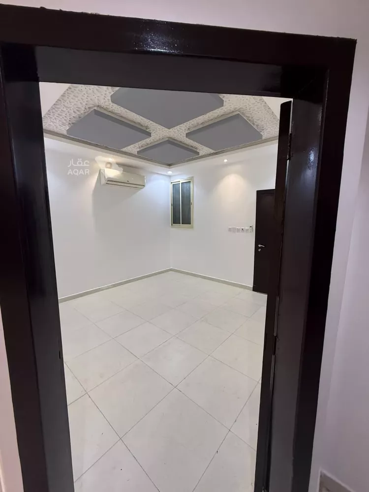 Floor for Rent in Riyadh Ar Rimal 4