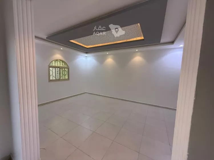 Floor for Rent in Riyadh Ar Rimal 7