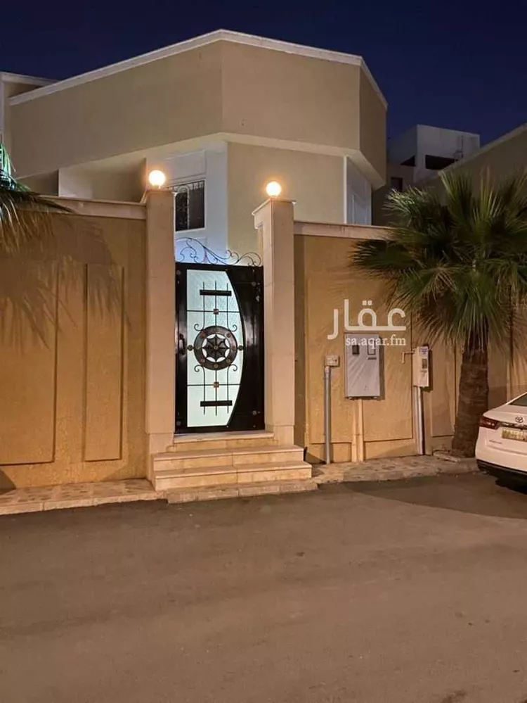 فيلا للبيع في شارع العقيلة, حي الملك فهد, مدينة الرياض, منطقة الرياض