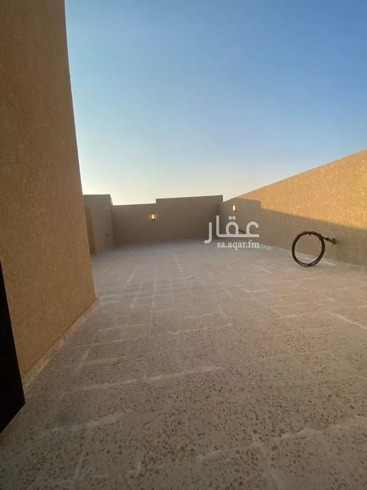 فيلا للبيع في شارع الشيخ عبدالله بن عبداللطيف ال شيخ, حي ظهرة العودة شرق, مدينة الدرعية, منطقة الرياض صورة 3