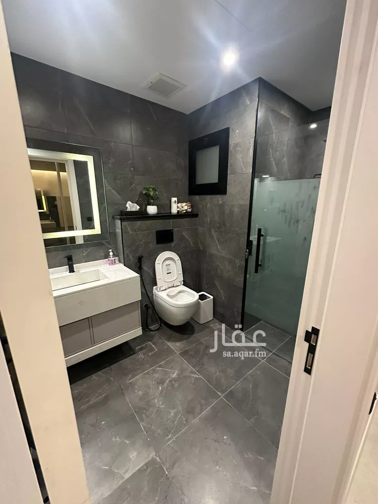 شقة للإيجار في شارع الامام سعود بن فيصل, حي الملقا, مدينة الرياض, منطقة الرياض صورة 5