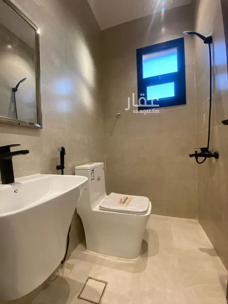 فيلا للبيع في شارع الشيخ عبدالله بن عبداللطيف ال شيخ, حي ظهرة العودة شرق, مدينة الدرعية, منطقة الرياض صورة 5