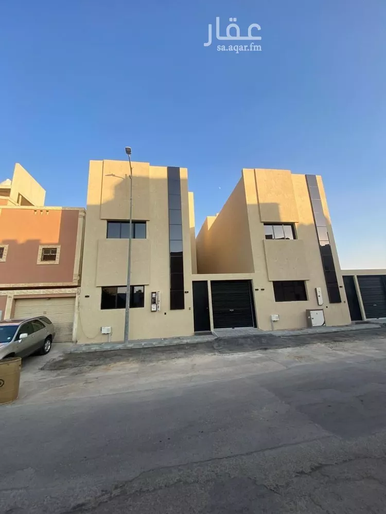 فيلا للبيع في شارع الشيخ عبدالله بن عبداللطيف ال شيخ, حي ظهرة العودة شرق, مدينة الدرعية, منطقة الرياض صورة 2