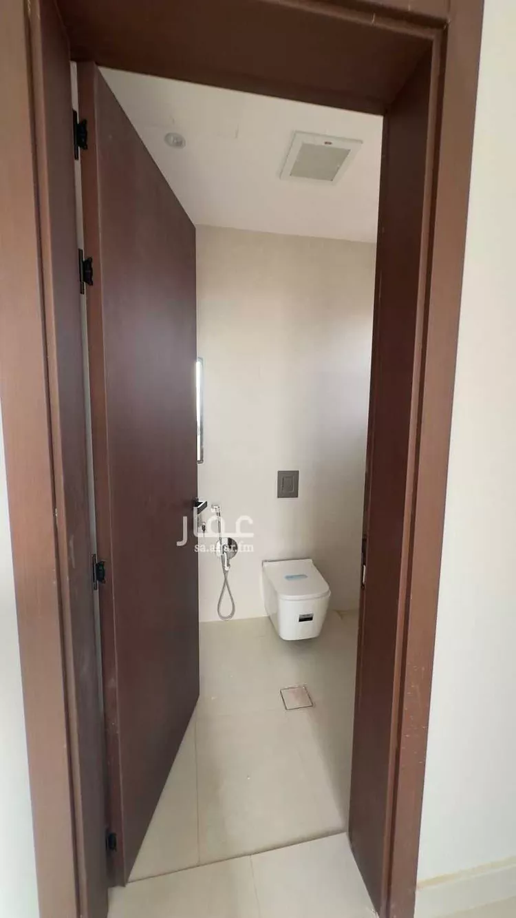 Floor for Sale in Riyadh Ash Sharq 9