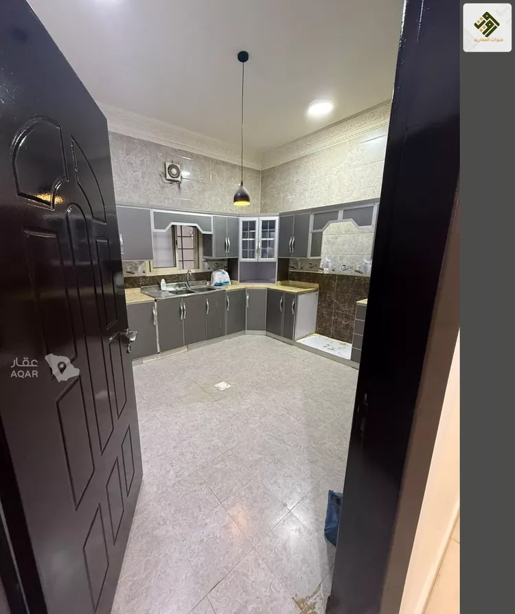 Floor for Rent in Riyadh Ar Rimal 4