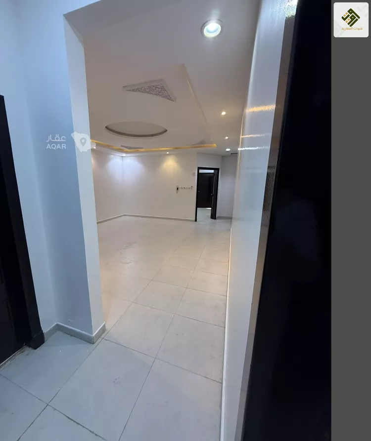 Floor for Rent in Riyadh Ar Rimal 7