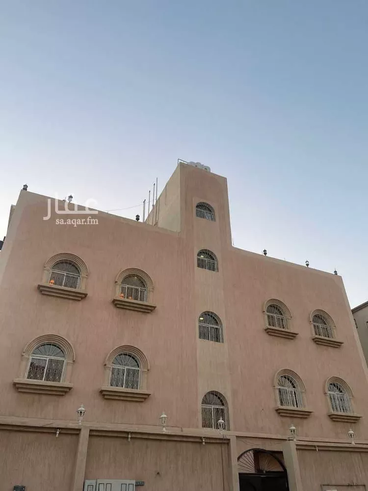 عمارة للبيع في شارع رشيد الفارسي الانصاري, حي الربيع, مدينة خميس مشيط, منطقة عسير