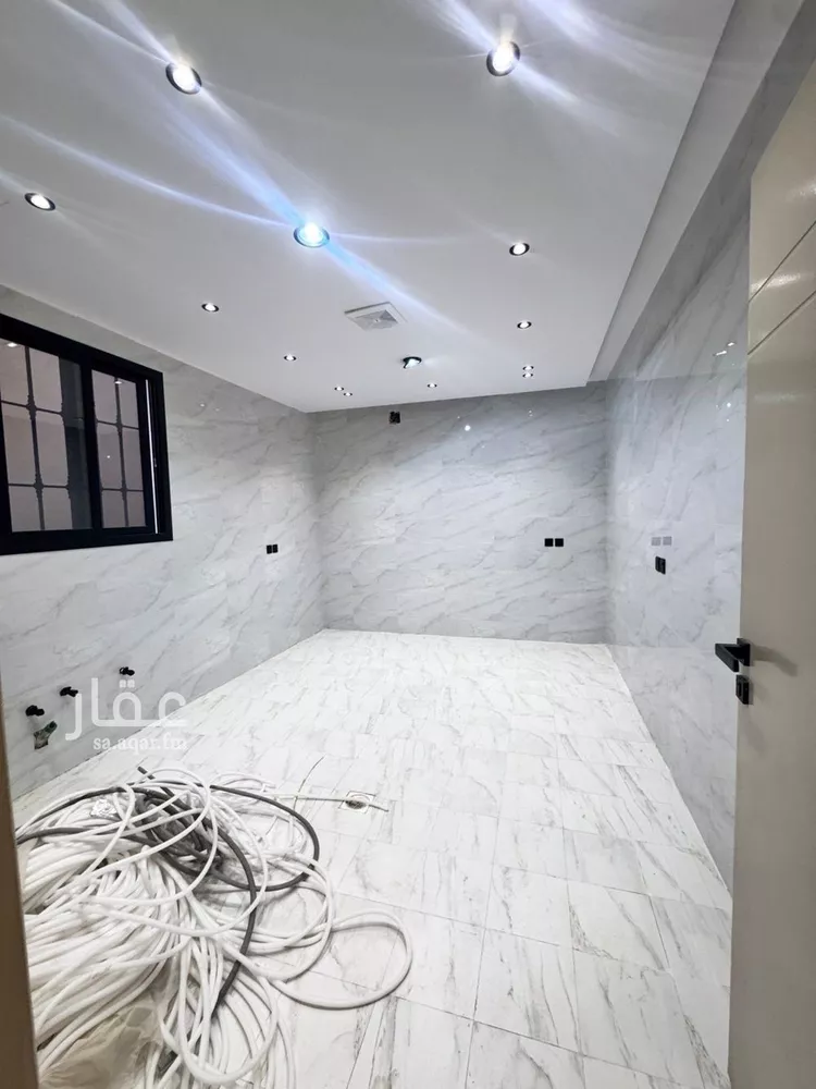 فيلا للبيع في شارع شعبة العنبري, حي العريجاء الغربي, مدينة الرياض, منطقة الرياض