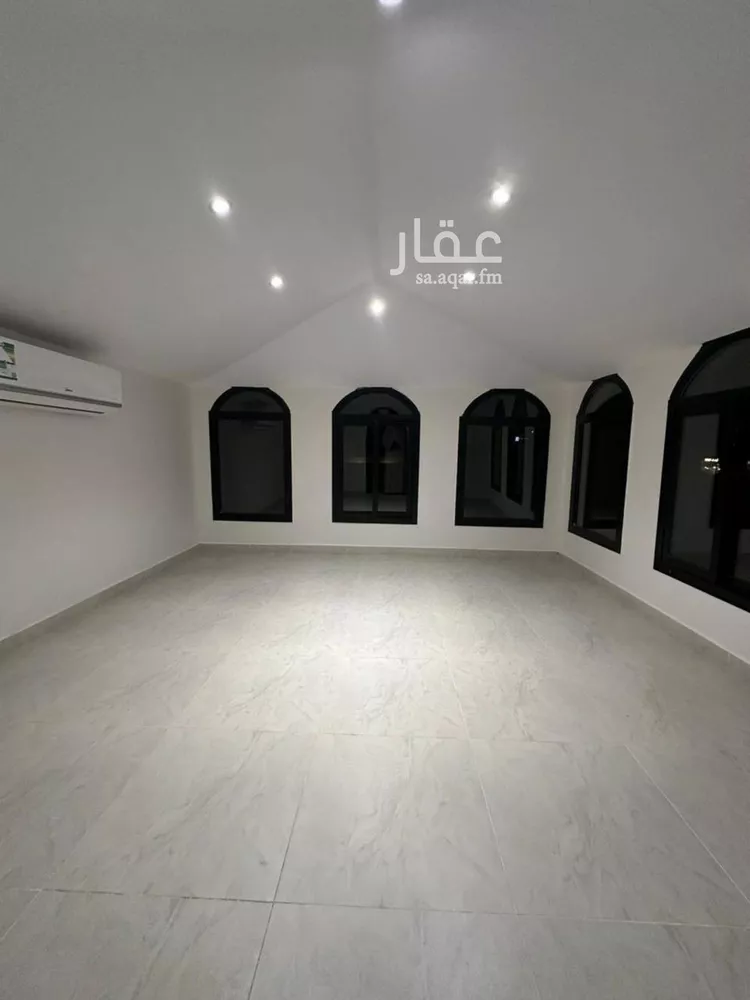فيلا للإيجار في شارع أحمد بن عجلان, حي القيروان, مدينة الرياض, منطقة الرياض صورة 3