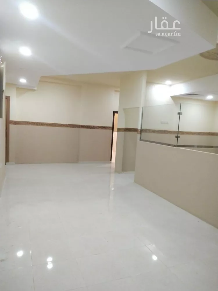 مكتب تجاري للإيجار في شارع عبدالعزيز بن محمد سندي, حي الملك فهد, مدينة مكة المكرمة, منطقة مكة المكرمة