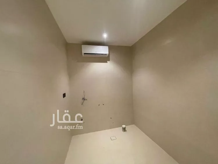 Floor for Sale in Riyadh Al Yarmouk 7