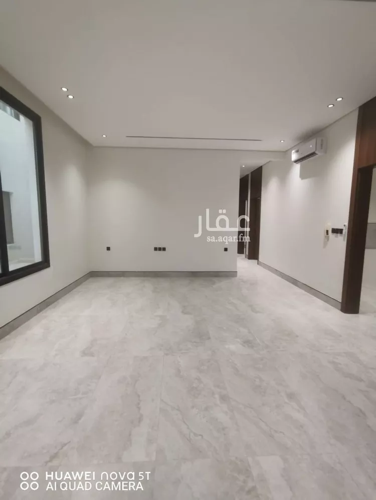 Floor for Sale in Riyadh Al Janadriyah